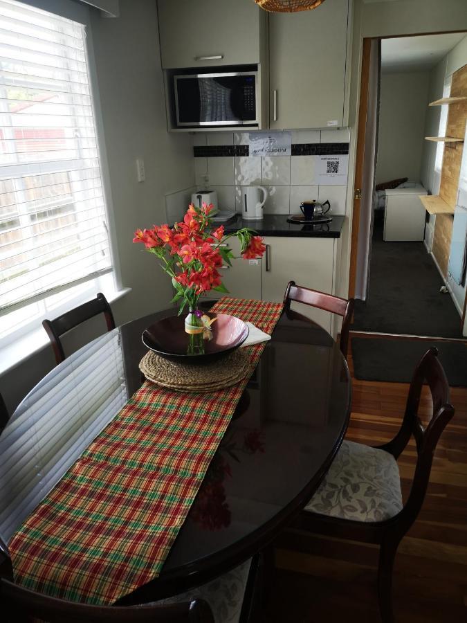 Cheerful 4 Bedroom Holiday Home Роторуа Екстериор снимка